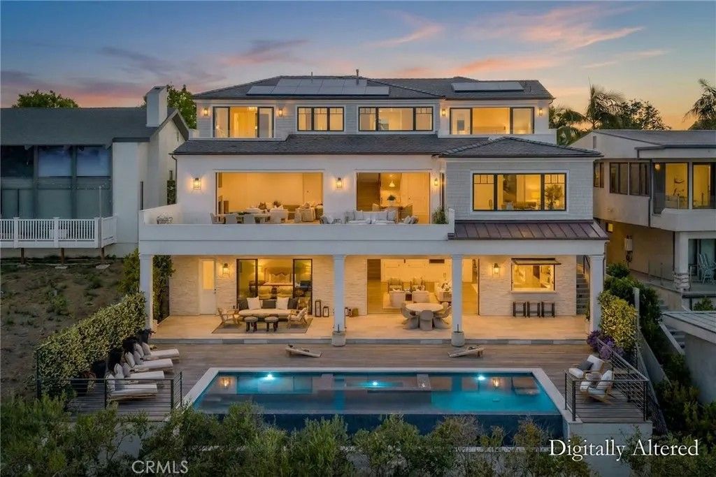 Photo of 702 Saint James Pl, Newport Beach, CA 92663 (MLS # LG26104082)