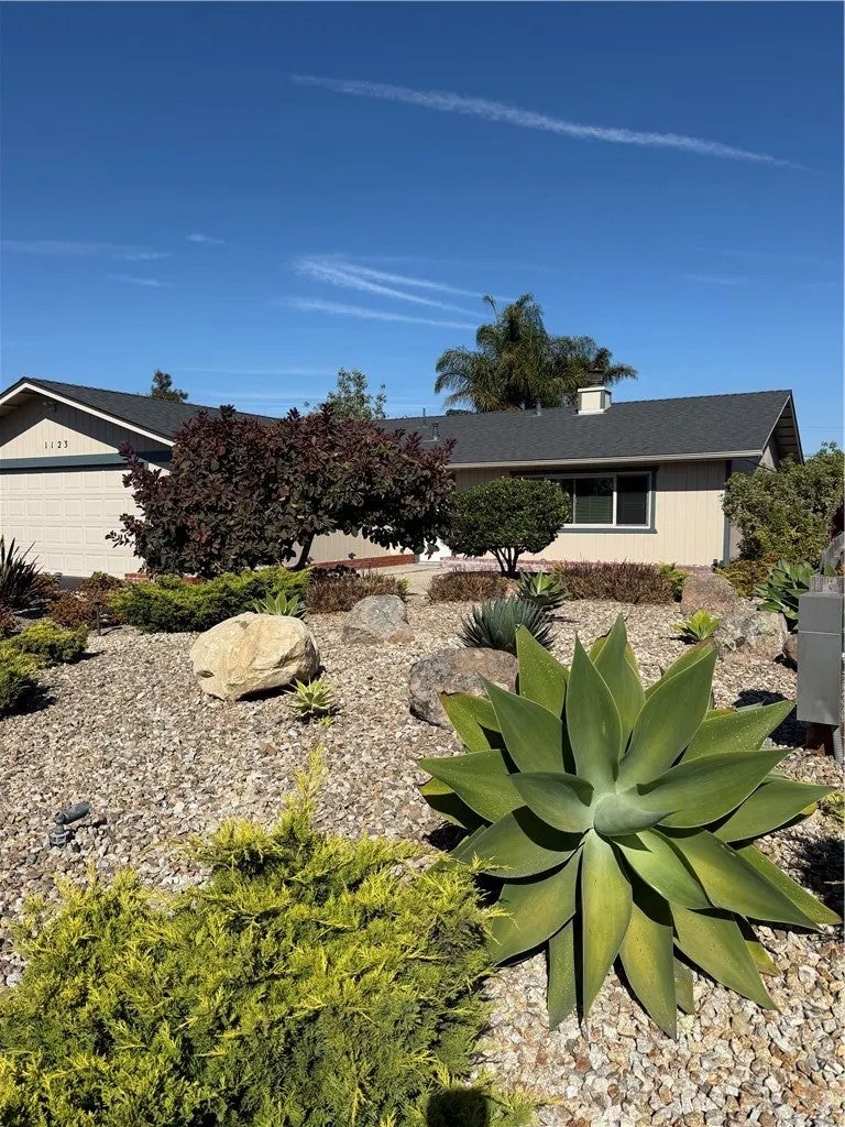 1123 Fair Oaks