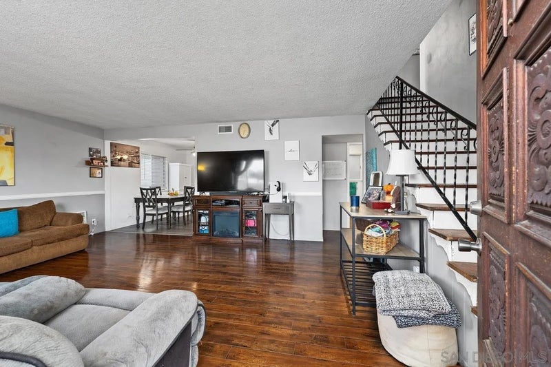 3702 Bancroft