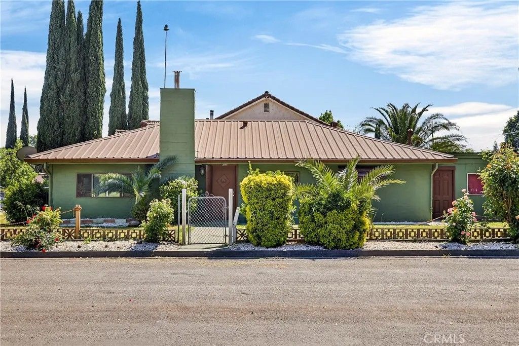 Photo of 351 W 2nd St, Hamilton City, CA 95951 (MLS # SN26076546)