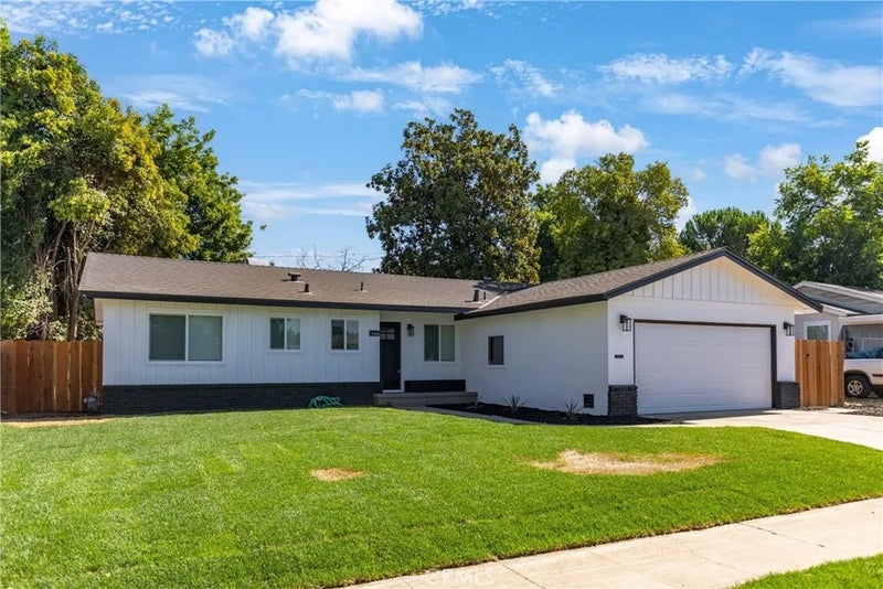 1163 W 25th