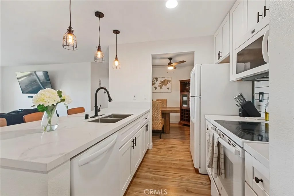 31940 Del Cielo Este D5