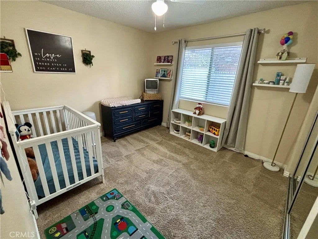 2522 W Calle Vista