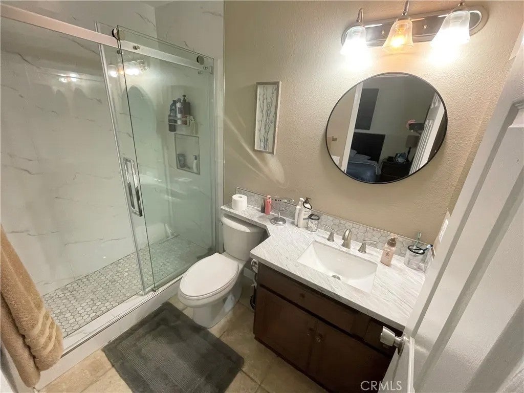 2522 W Calle Vista