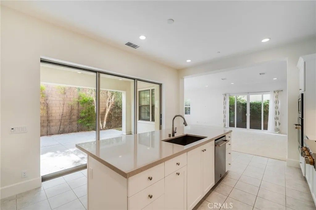 Photo of 214 Parkwood, Irvine, CA 92620 (MLS # OC25271671)