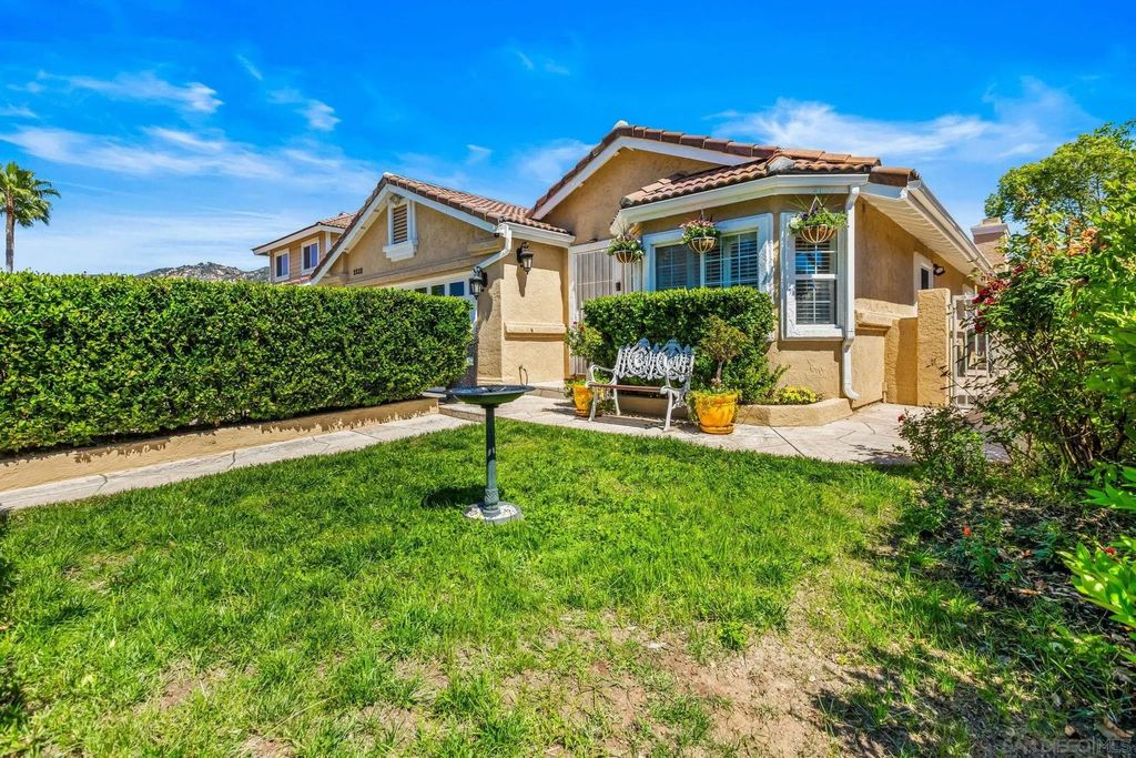 Photo of 2332 Lake Forest St, Escondido, CA 92026 (MLS # 260008563)
