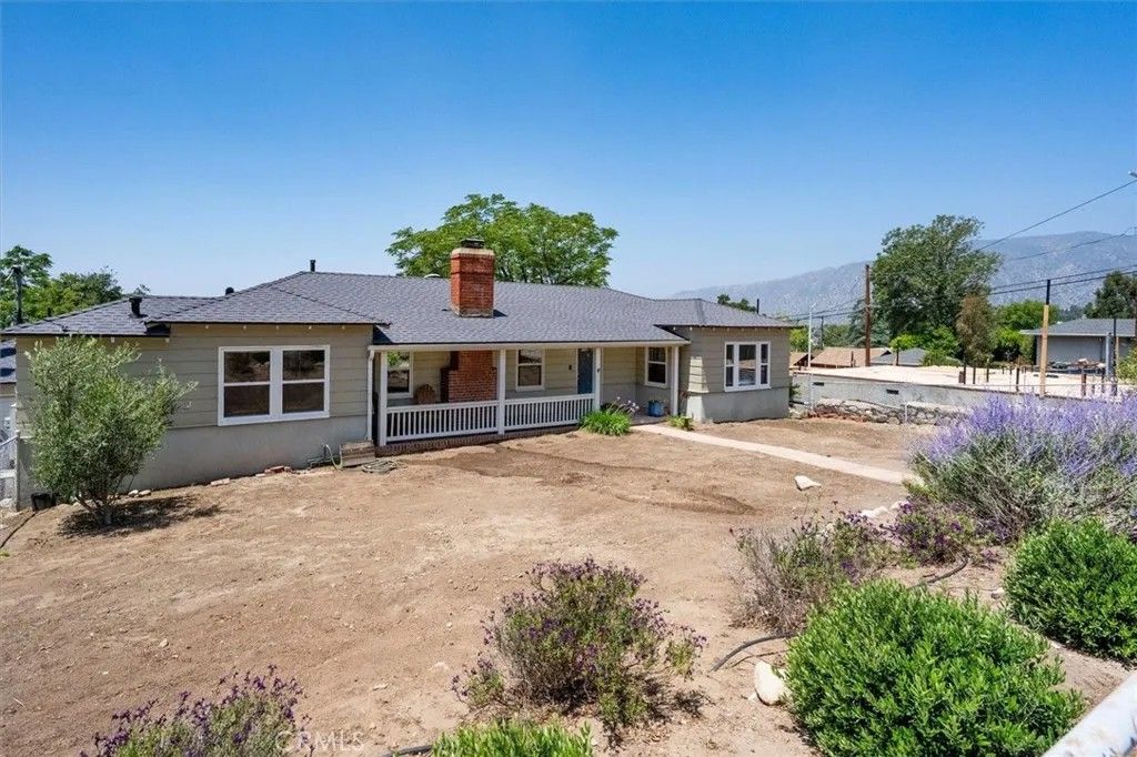 Photo of 10439 Pinyon AVE, Tujunga, CA 91042 (MLS # SR26104092)
