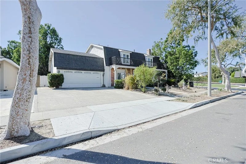 2906 E Collyer Lane