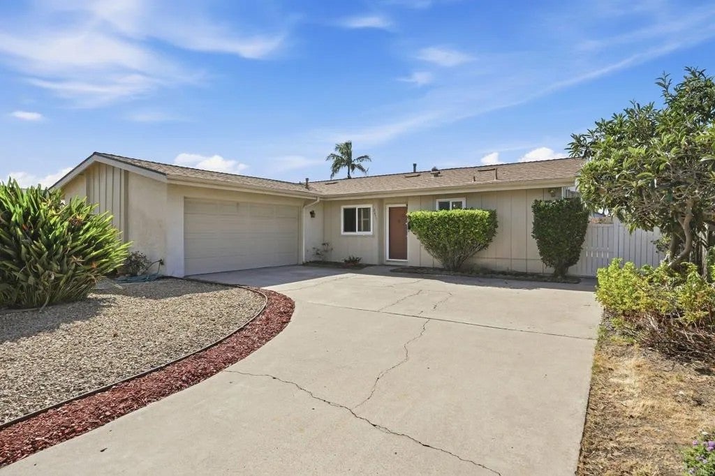 8851 Sovereign Road