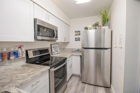 1337 Camanito Galbadon H San Diego CA 92108