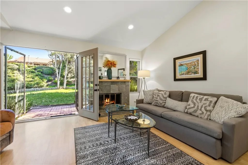 19958 Avenue Of The Oaks