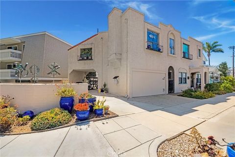 Photo of 506 Palm Avenue, Coronado, CA 92118 (MLS # OC25257785)