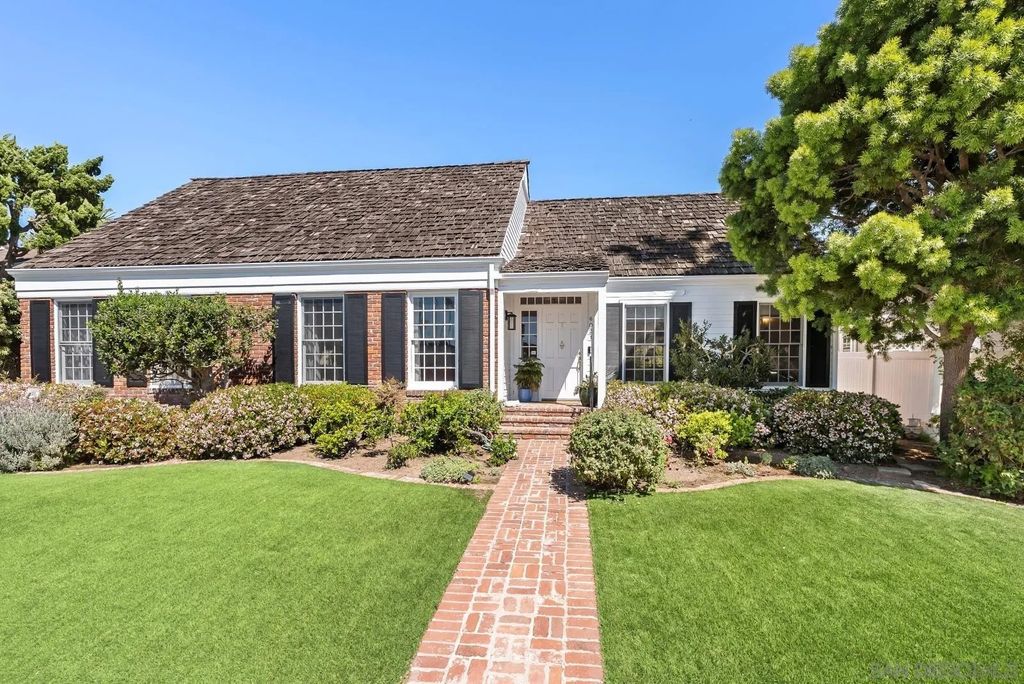 Photo of 6021 Vista De La Mesa, La Jolla, CA 92037 (MLS # 260006606)