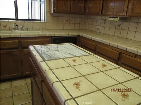 Tiny photo for 13700 White Sail Dr, Victorville, CA 92395 (MLS # HD25245494)