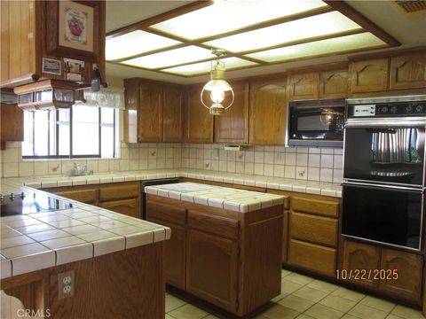 Tiny photo for 13700 White Sail Dr, Victorville, CA 92395 (MLS # HD25245494)