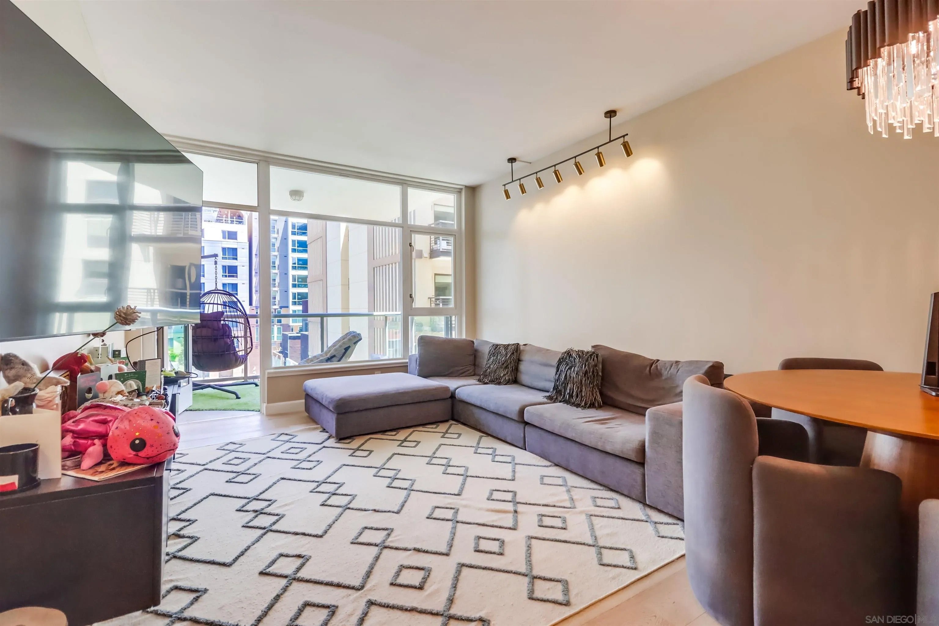 427 9Th Ave 409