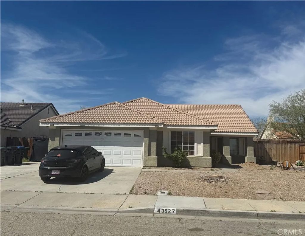 Photo of 43527 Grange St, Lancaster, CA 93535 (MLS # MB26068440)