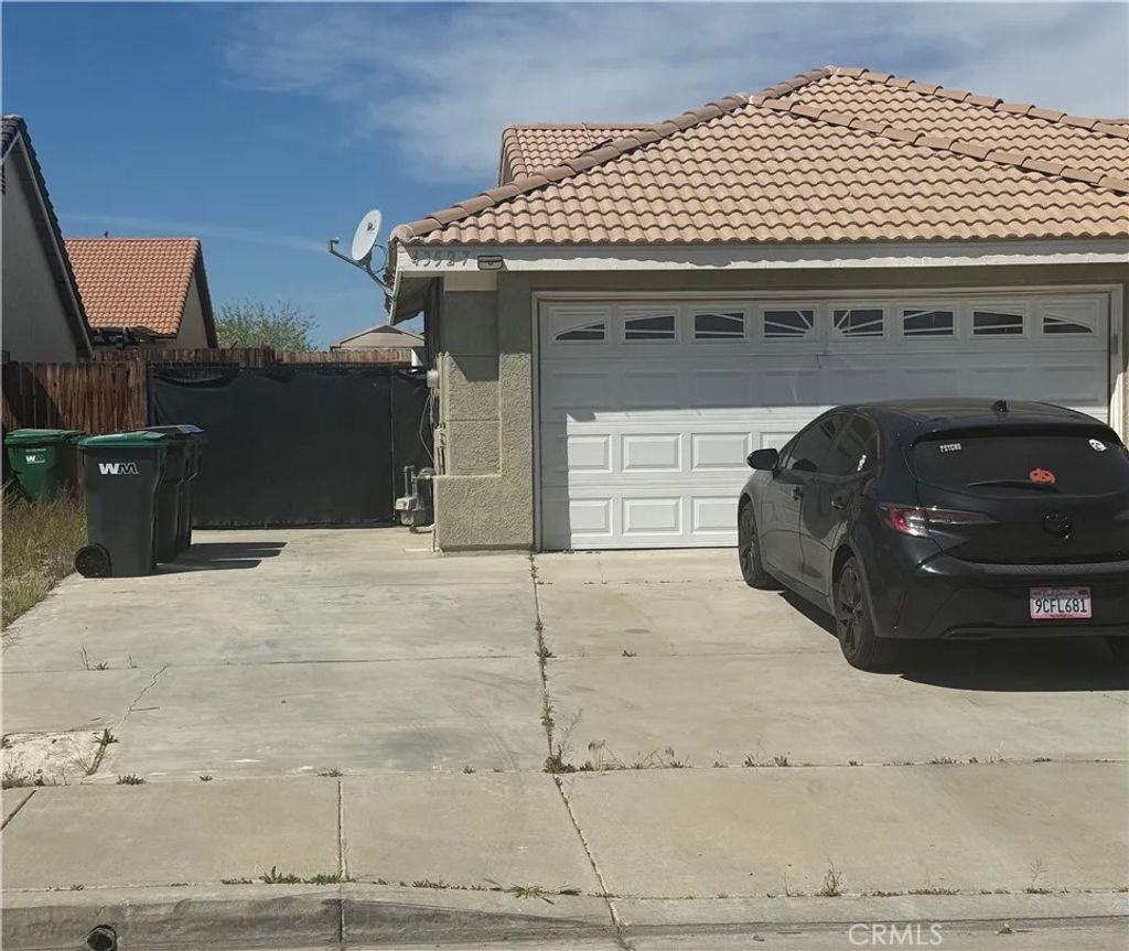 Photo of 43527 Grange St, Lancaster, CA 93535 (MLS # MB26068440)