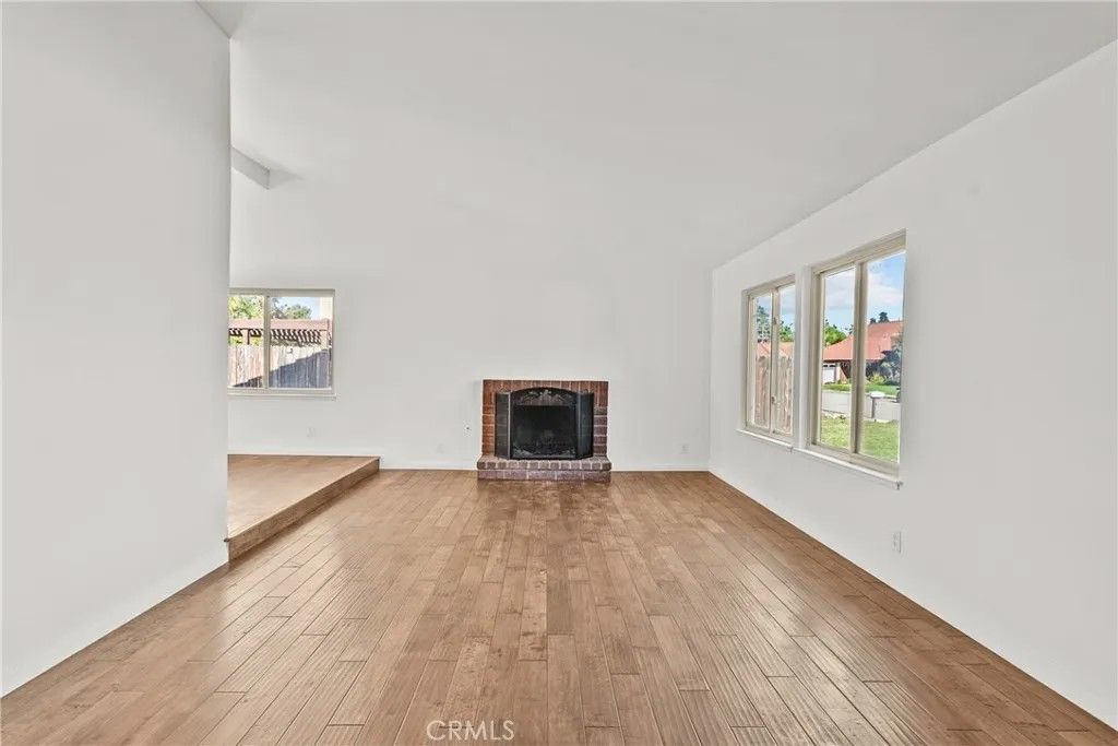 Photo of 4847 Talmadge Rd, Moorpark, CA 93021 (MLS # SR25277463)