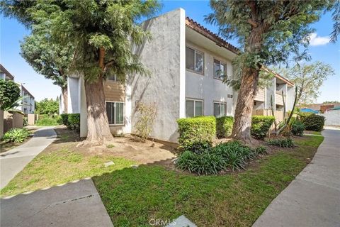 Photo of 2521 W Sunflower Ave #G8, Santa Ana, CA 92704 (MLS # NP26035198)