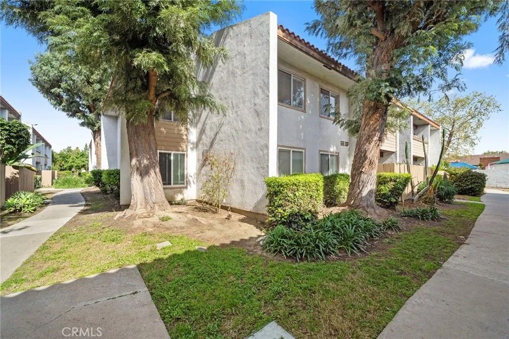 Photo of 2521 W Sunflower Ave #G8, Santa Ana, CA 92704 (MLS # NP26035198)