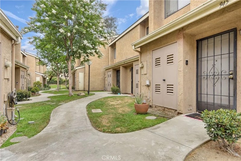 941 S Mountain