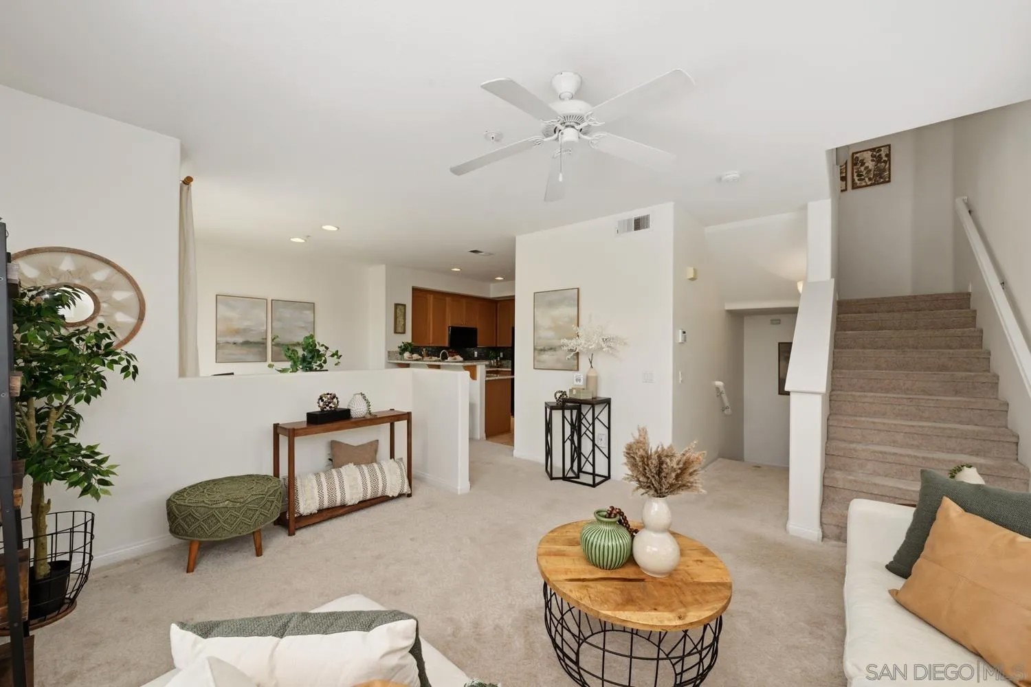 4611 Central Plaza