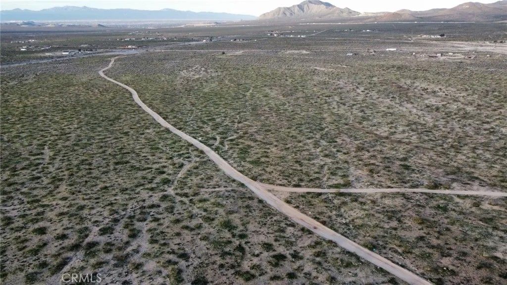 Photo of 777 Dale Evans Pkwy, Apple Valley, CA 92307 (MLS # HD26007708)