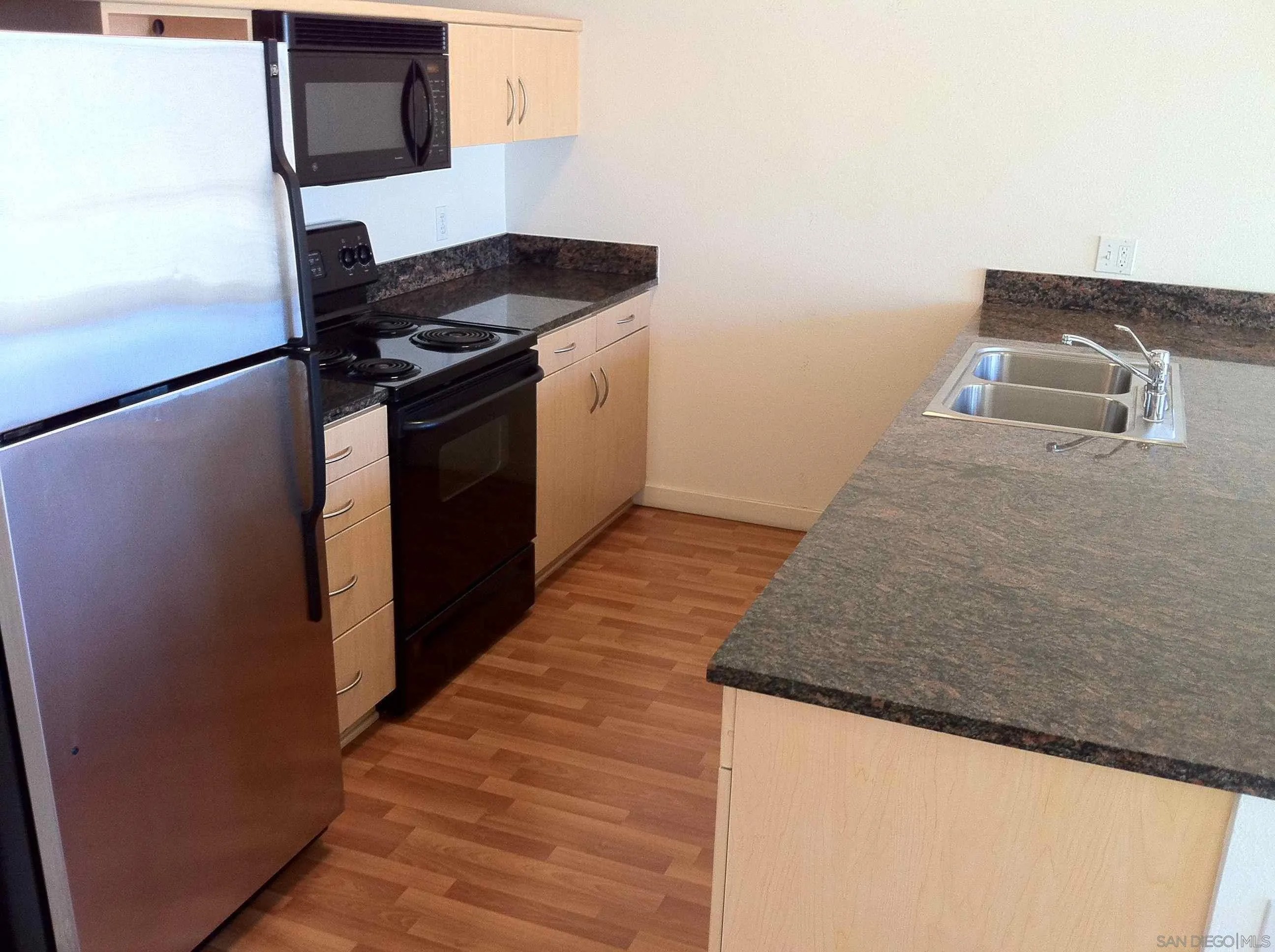 777 6Th Ave 413