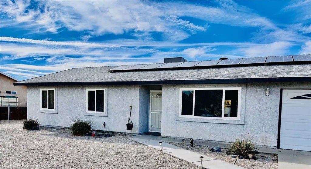 Photo of 11092 Saratoga Rd, Apple Valley, CA 92308 (MLS # HD25280079)