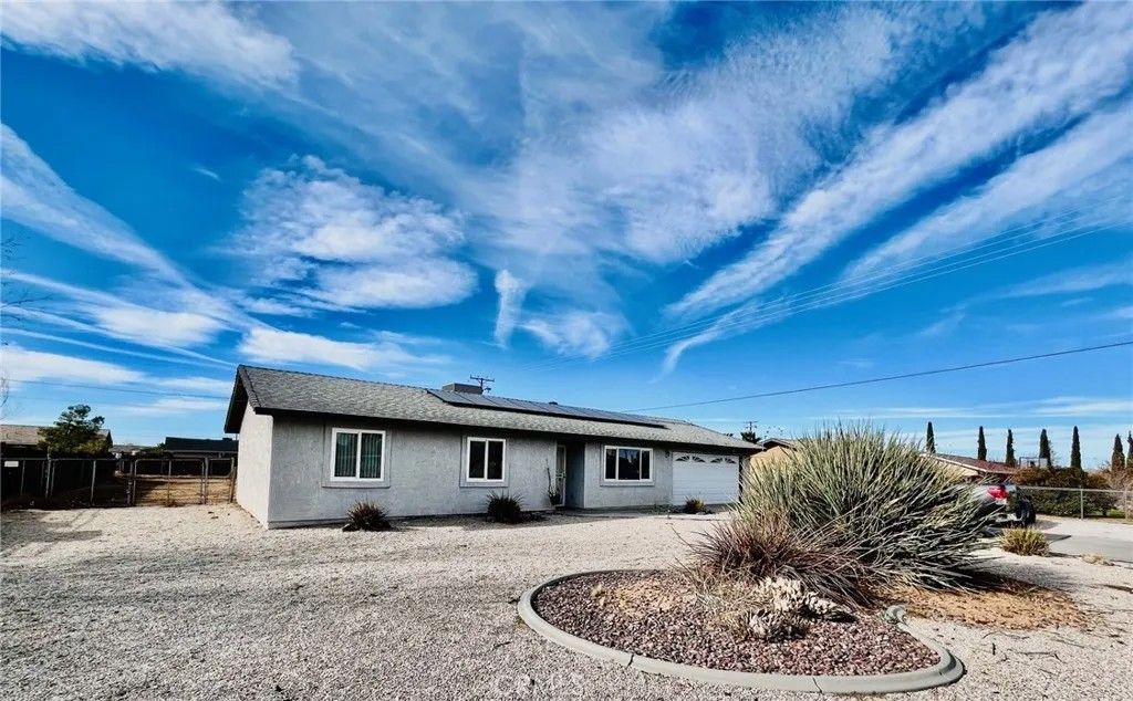 Photo of 11092 Saratoga Rd, Apple Valley, CA 92308 (MLS # HD25280079)