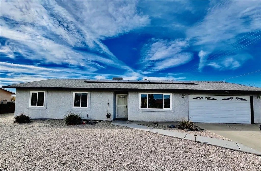 Photo of 11092 Saratoga Rd, Apple Valley, CA 92308 (MLS # HD25280079)