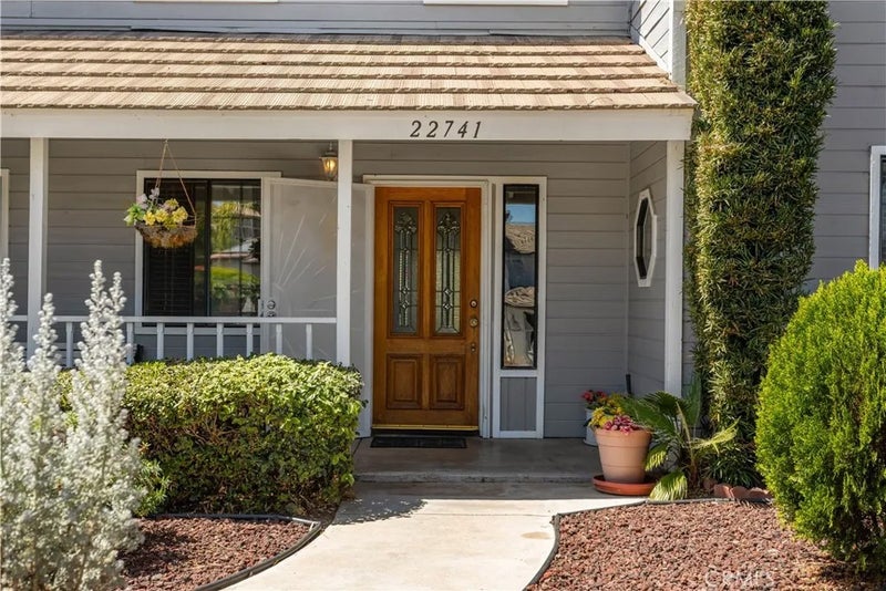 22741 Cascade