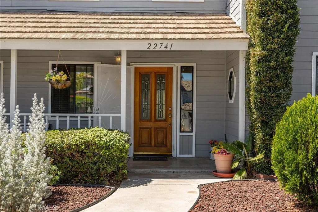 22741 Cascade