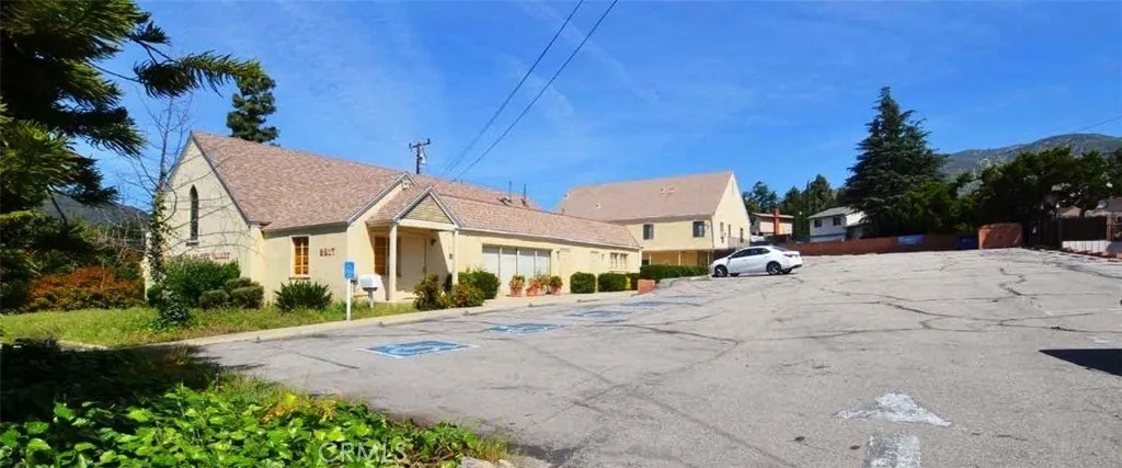 2817 Montrose