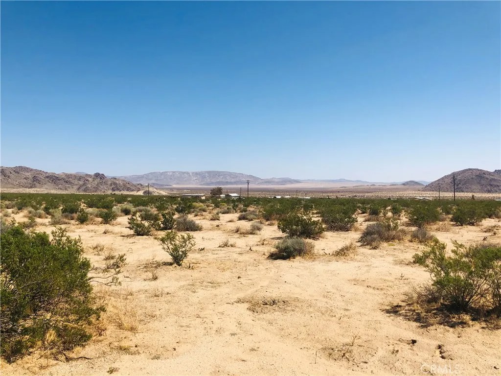 0 Near Dusty Mile