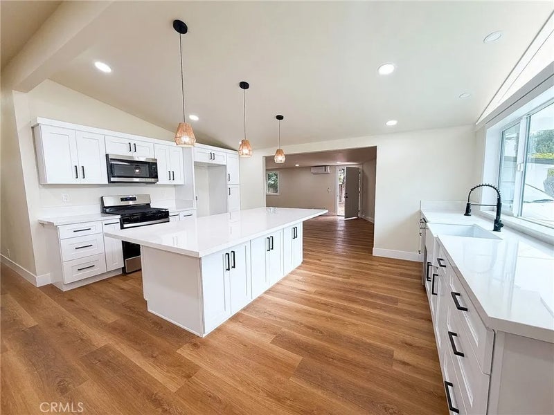 836 S Bellevue