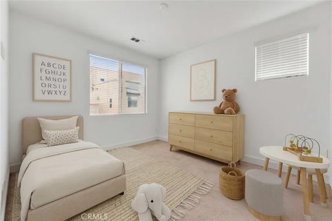 Tiny photo for 179 Terrapin, Irvine, CA 92618 (MLS # OC25245740)