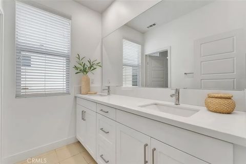 Tiny photo for 179 Terrapin, Irvine, CA 92618 (MLS # OC25245740)
