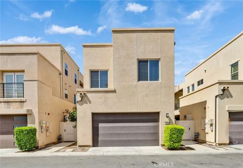 Tiny photo for 179 Terrapin, Irvine, CA 92618 (MLS # OC25245740)