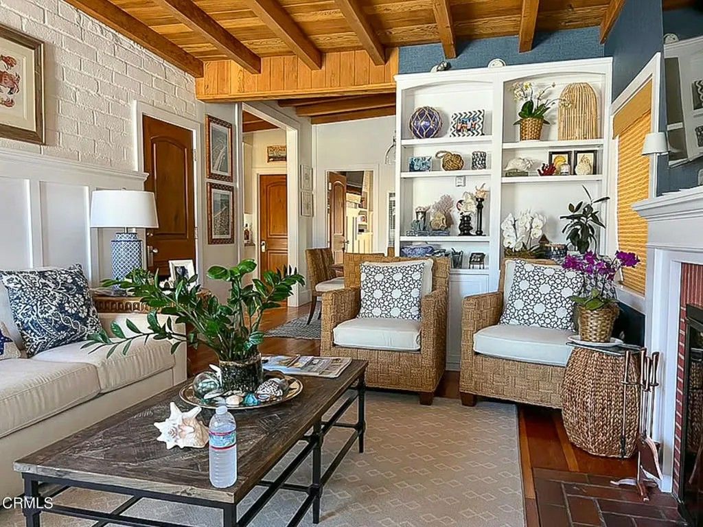 Photo of 1140 Cornwall Lane, Ventura, CA 93001 (MLS # V1-35869)