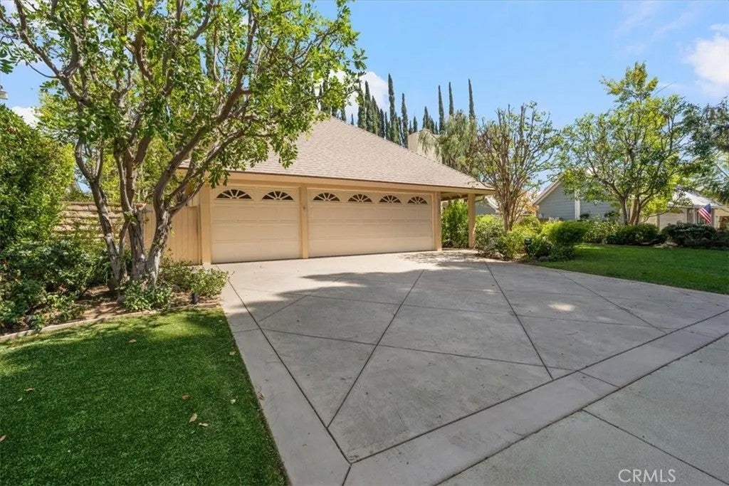 8324 Sale Avenue