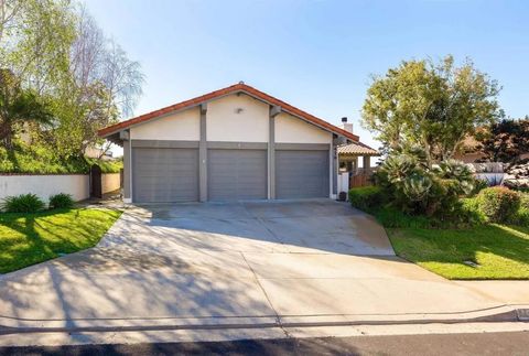 Photo of 418 Santa Dominga, Solana Beach, CA 92075 (MLS # NDP2602402)