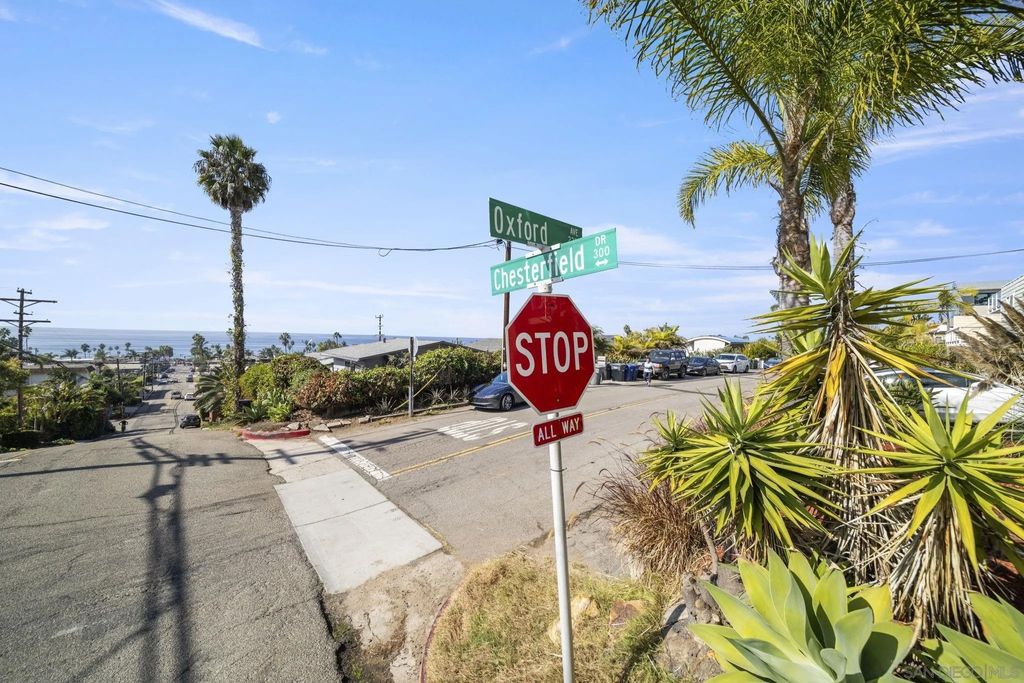 Photo of 326 Chesterfield Dr, Cardiff By The Sea, CA 92007 (MLS # 250044527)