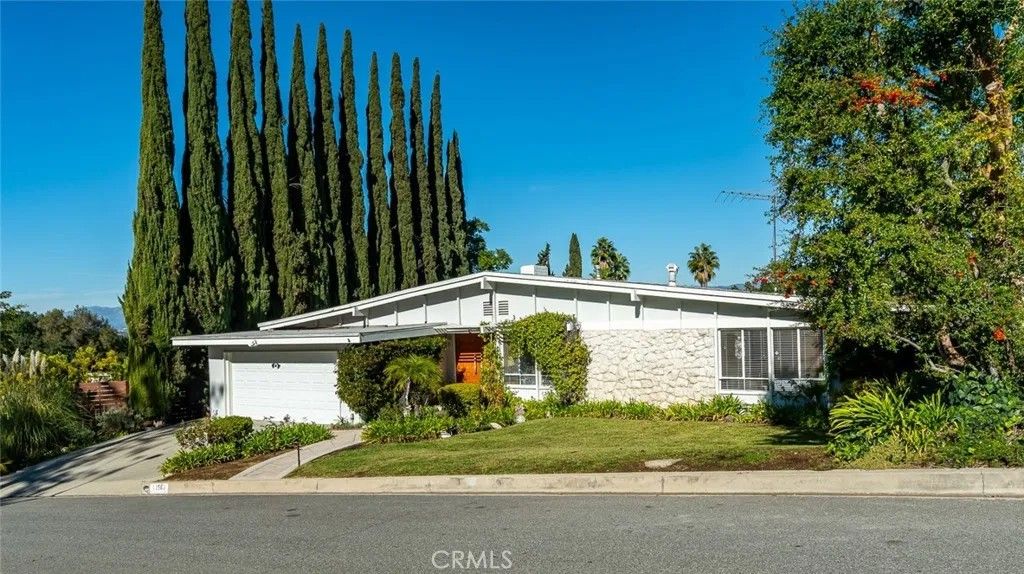 Photo of 11567 Dona Dorotea, Studio City, CA 91604 (MLS # GD25273064)