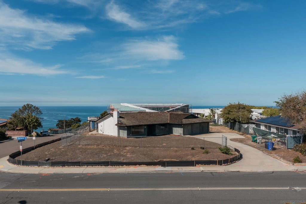 Photo of 8504 Prestwick Dr, La Jolla, CA 92037 (MLS # 260017342)