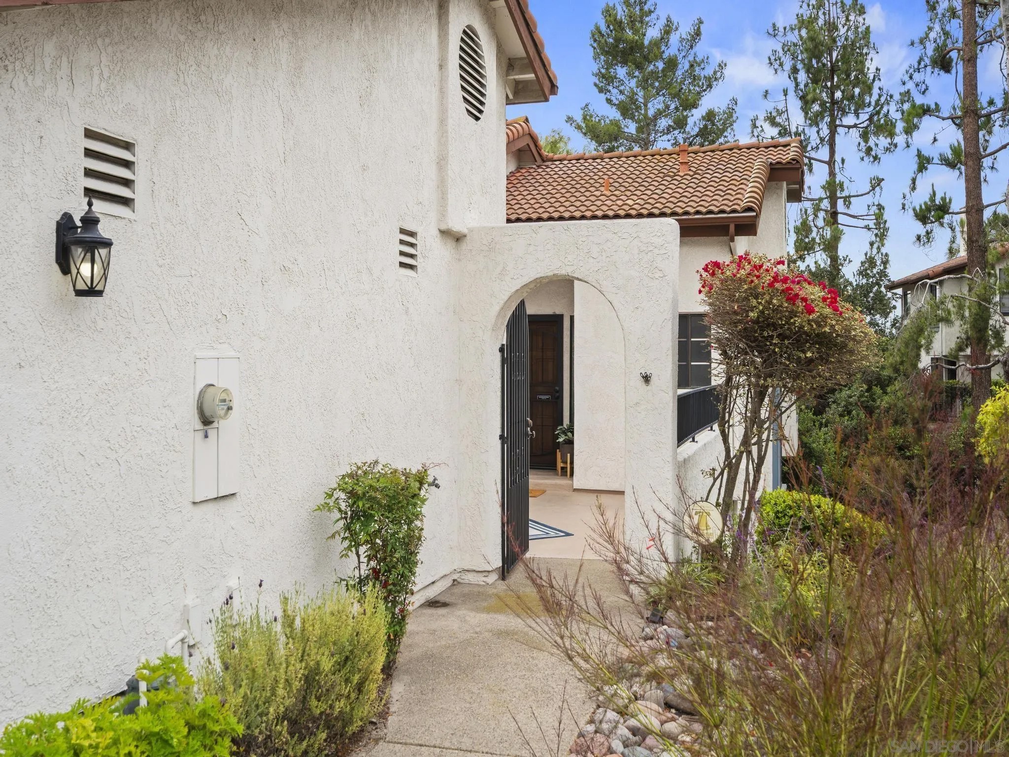 1536 Apache Dr. #F
