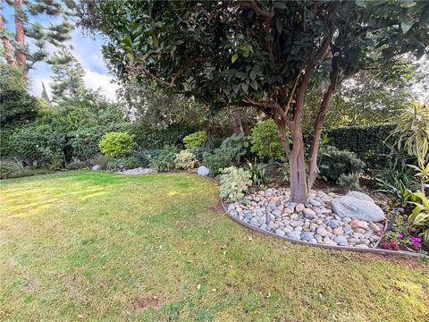 Tiny photo for 22612 Paul Revere Dr, Calabasas, CA 91302 (MLS # SR25245085)