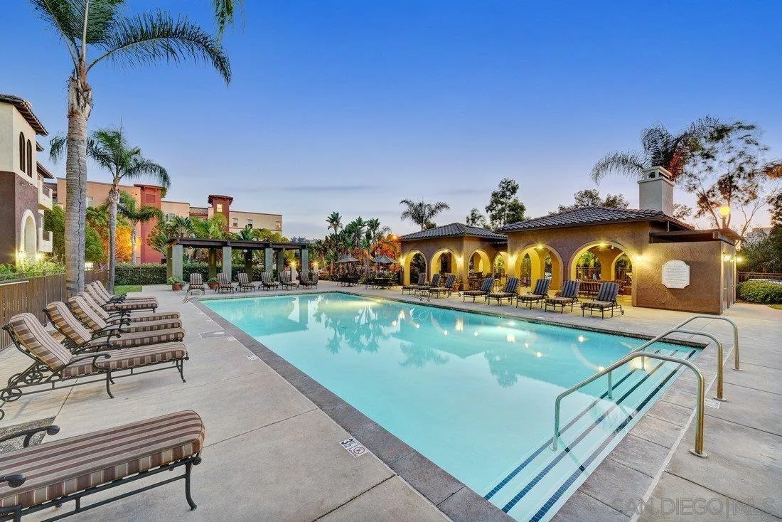 2250 Gill Village 909