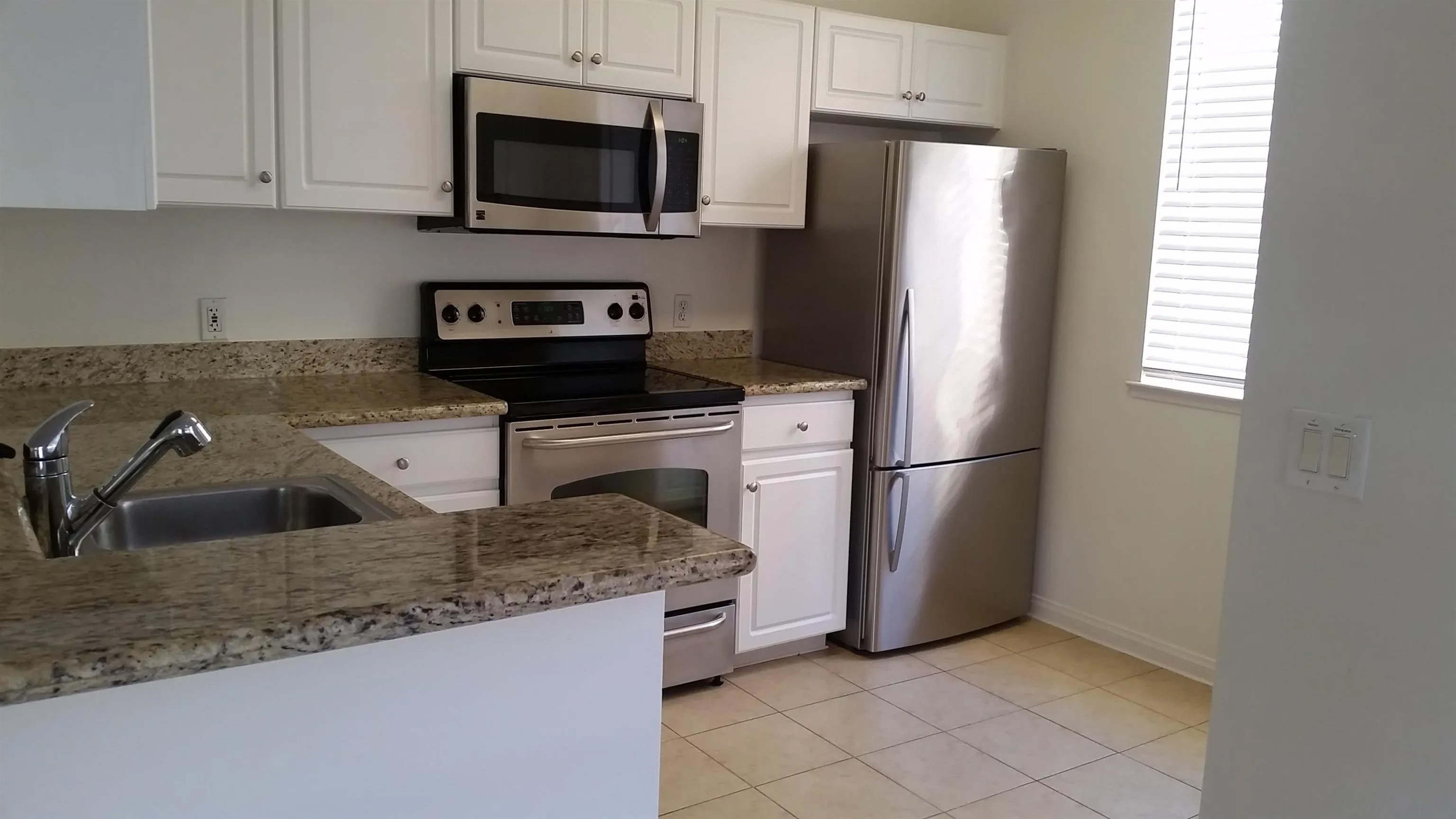 2250 Gill Village 909
